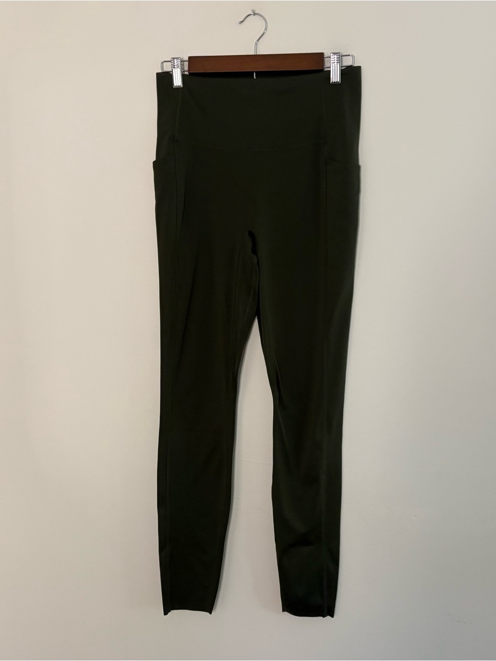 All In Motion Women’s Medium Olive Green Leggings Yoga Gym 27” Inseam